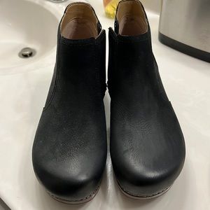 Dansko Barbara Low. Brand new never worn. Size 39.